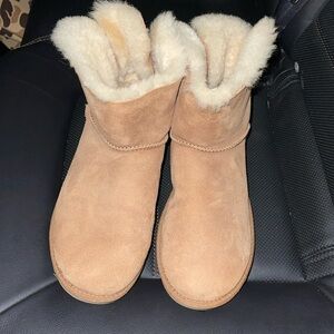 Short bow chestnut uggs